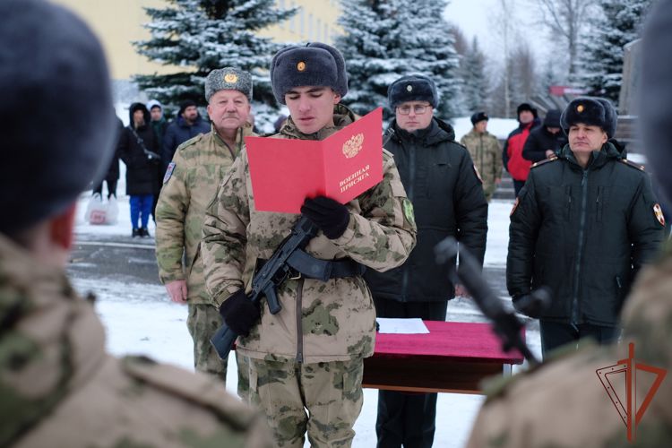 В Софринской бригаде Центрального округа Росгвардии состоялась церемония принятия военной присяги
