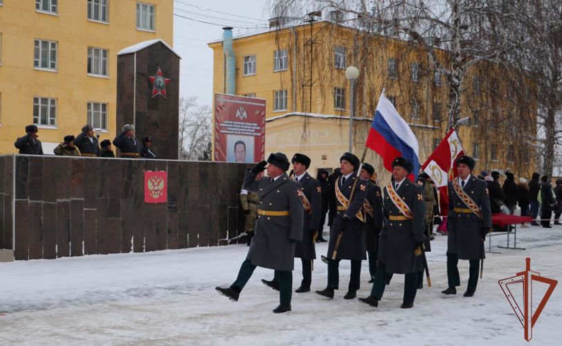 В озерском соединении Уральского округа Росгвардии новобранцы присягнули на верность Отечеству