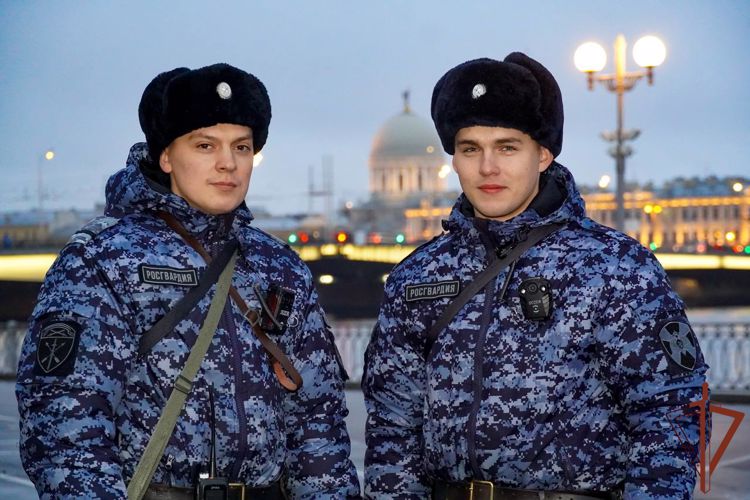 Росгвардейцы обеспечили безопасность массовых мероприятий в Санкт-Петербурге