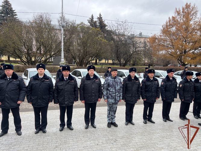 Губернатор Тверской области вручил росгвардейцам ключи от новых автомобилей