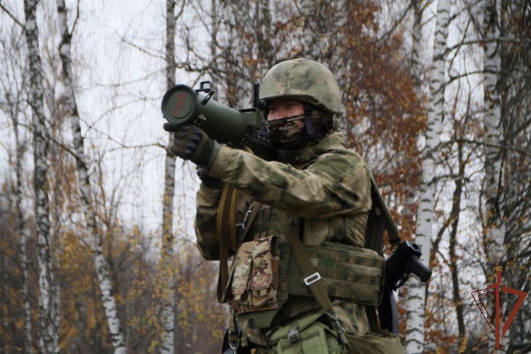 Генерал-полковник Юрий Яшин поздравил военнослужащих и ветеранов подразделений РХБ защиты с профессиональным праздником