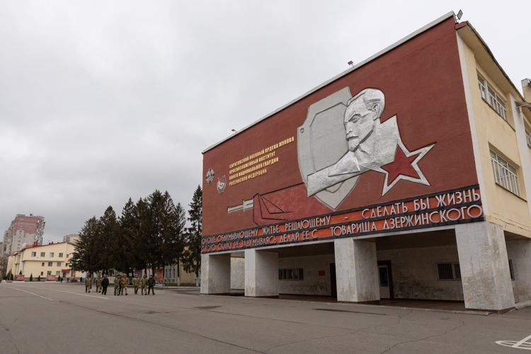 Генерал-лейтенант Алексей Воробьев совершил рабочую поездку в учебные заведения Росгвардии 