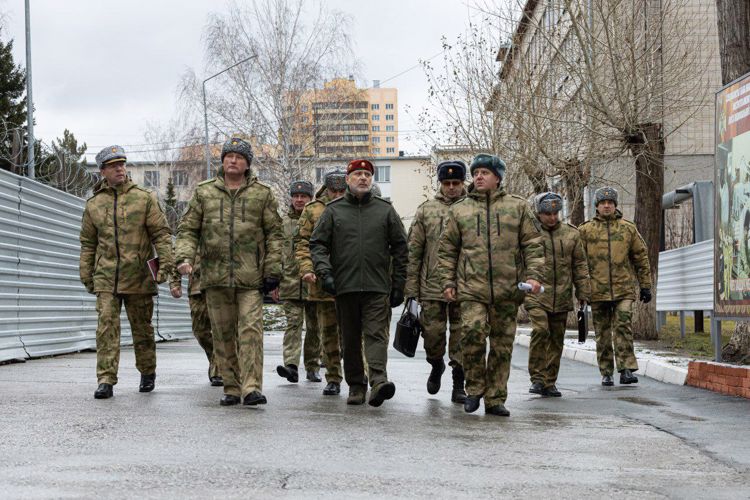 Генерал-лейтенант Алексей Воробьев совершил рабочую поездку в учебные заведения Росгвардии 