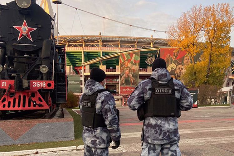 Росгвардейцы обеспечили безопасность на футбольном матче «Локомотив» - «Ахмат» в Москве