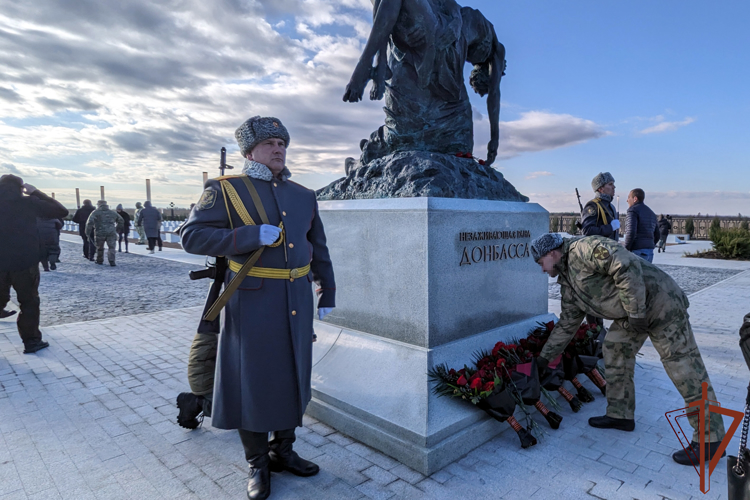 Мемориал «Незаживающая рана» открыли при участии росгвардейцев под Луганском