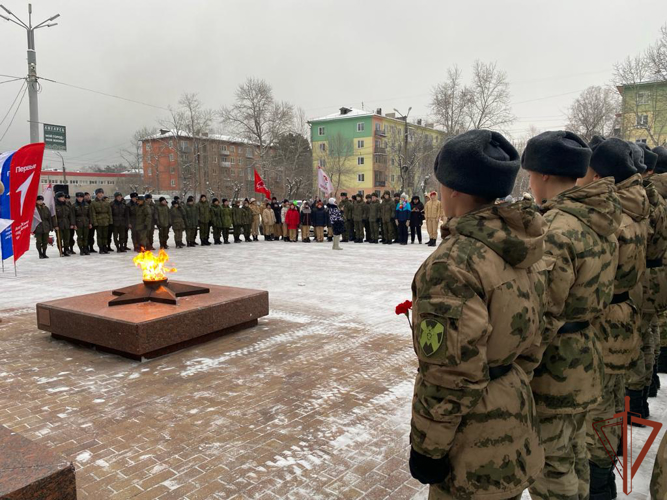 Росгвардия принимает участие в памятных мероприятиях ко Дню неизвестного солдата в Сибири