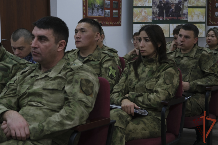 Российское общество «Знание» провело просветительский форум для росгвардейцев в Республике Алтай