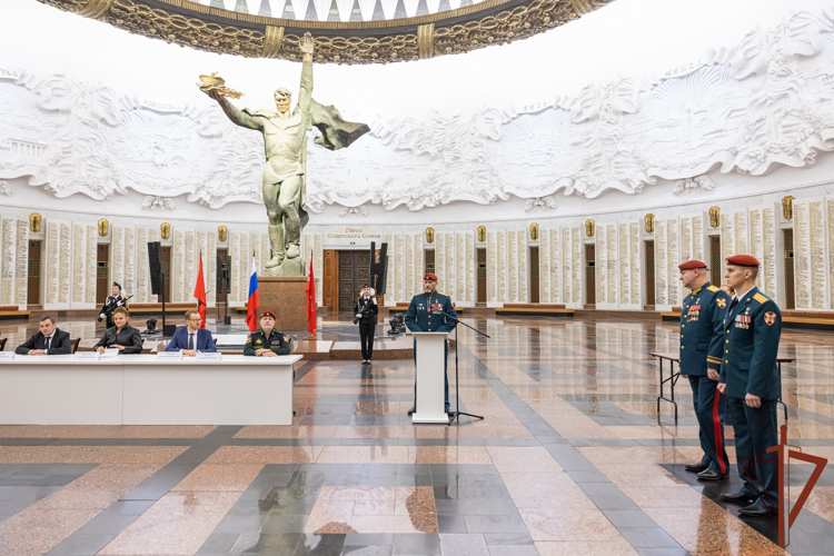 В День Героев Отечества генерал-лейтенант Алексей Воробьев и депутат Госдумы Александр Хинштейн приняли участие в памятном мероприятии в Музее Победы 