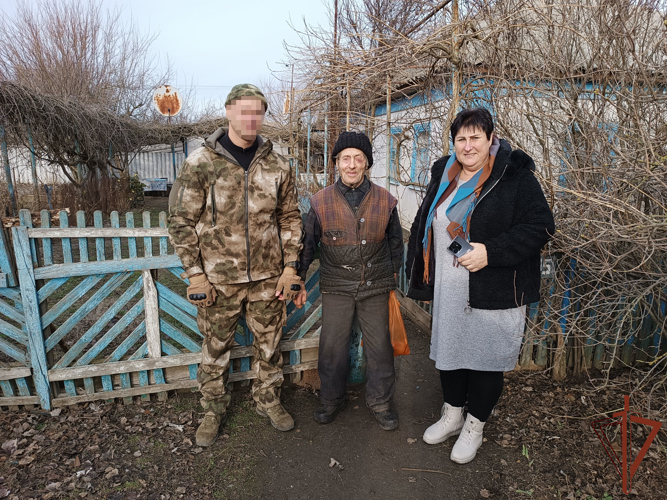 Акцию «С Новым годом, ветеран!» поддержали росгвардейцы в Херсонской области