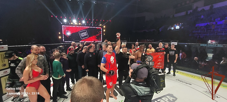 Спортсмен Росгвардии защитил титул чемпиона мира по ММА в Хабаровске