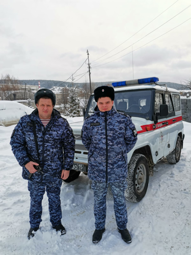 Росгвардейцы помогли местному жителю потушить пожар в своем доме в Свердловской области