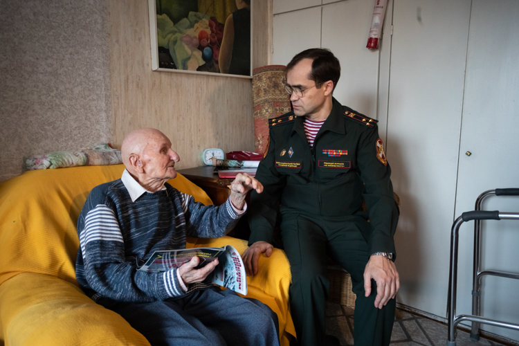 Росгвардия поздравила ветерана Великой Отечественной войны со 101-летием