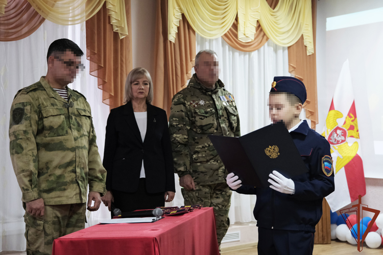 Ряды кадетского братства Росгвардии пополнили школьники из Луганска 