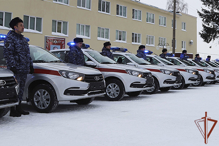 Новые служебные автомобили получили подразделения вневедомственной охраны Росгвардии в Туле