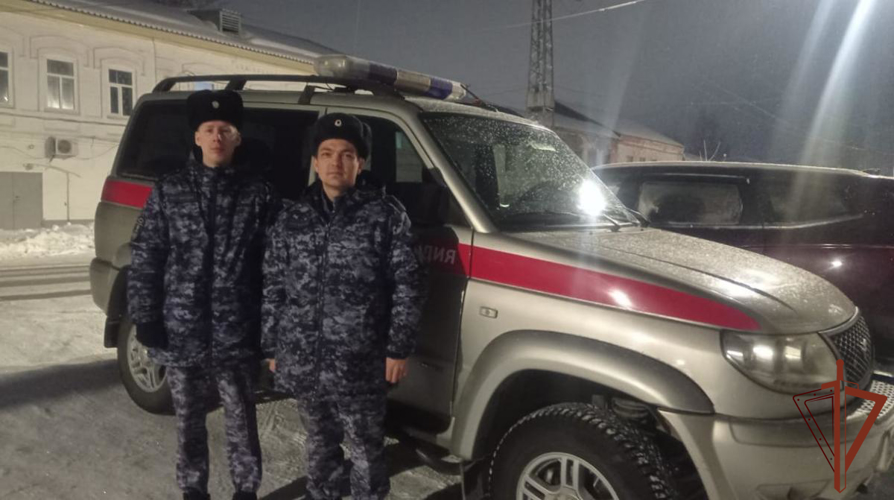 Росгвардейцы помогли водителю рейсового автобуса в Свердловской области
