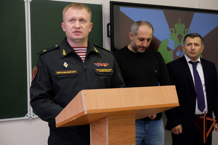 Именную аудиторию в честь росгвардейца открыли в Дагестане