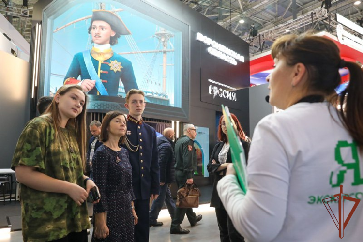 Дети военнослужащих и сотрудников Росгвардии посетили выставку «Россия» (ВИДЕО)
