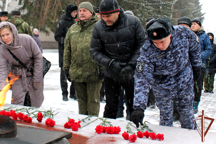 Росгвардия приняла участие в памятных мероприятиях ко Дню неизвестного солдата на Урале