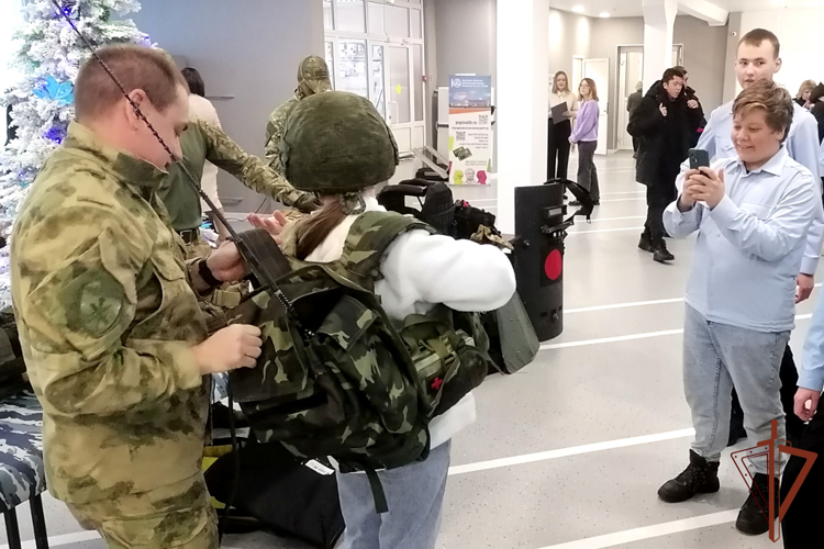 Росгвардия провела патриотические встречи с подрастающим поколением на Урале