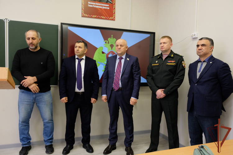 Именную аудиторию в честь росгвардейца открыли в Дагестане