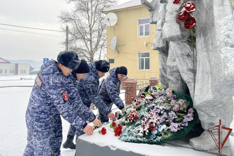 Росгвардия поддержала мероприятия ко Дню неизвестного солдата на Дальнем Востоке 