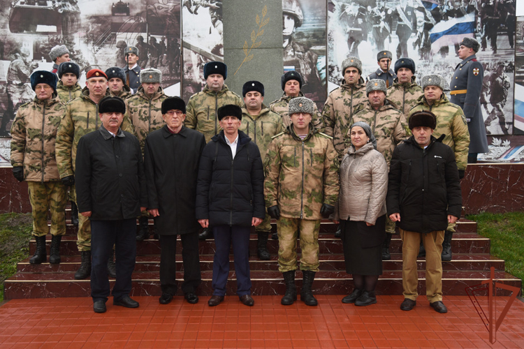 Росгвардейцы на Северном Кавказе принимают участие в торжествах, посвященных Дню Героев Отечества