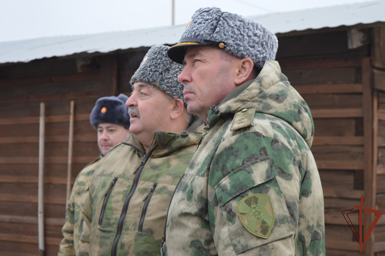 Командующий Уральским округом Росгвардии проверил подразделения, дислоцированные в Тюмени и Зауралье