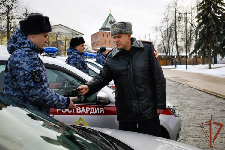 Росгвардейцам вручили ключи от новых автомобилей в Нижнем Новгороде