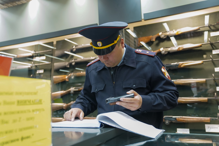 Росвардейцы рекомендуют ограничить оборот оружия  в период новогодних праздников в Москве