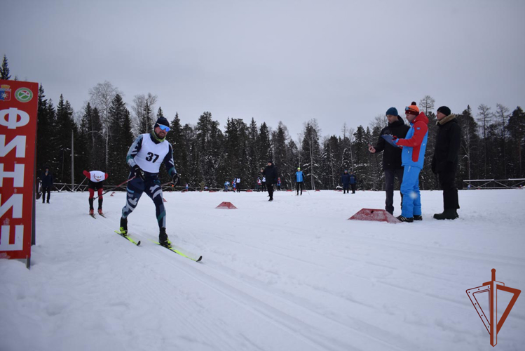 В Уральском округе Росгвардии завершился чемпионат по лыжным гонкам и служебному двоеборью 