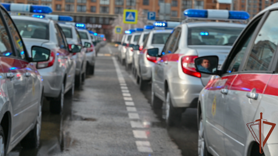 Сотрудникам Росгвардии вручили ключи от новых служебных автомобилей на Ставрополье