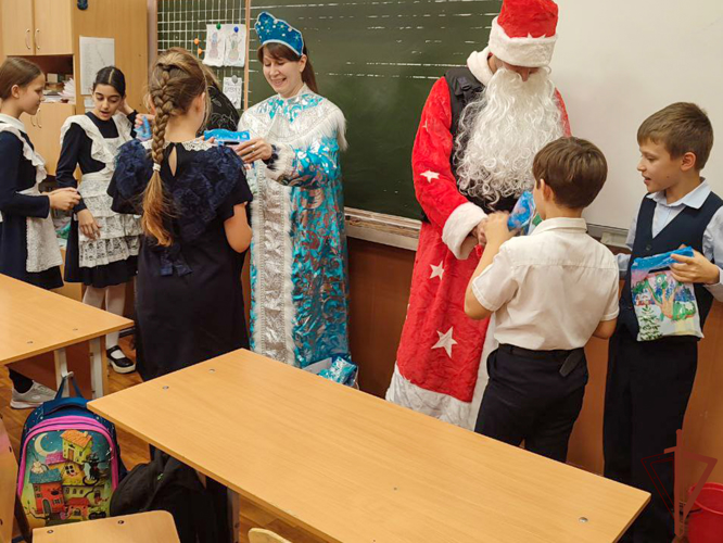 Акцию «Дед Мороз специального назначения» поддержали росгвардейцы на Ставрополье