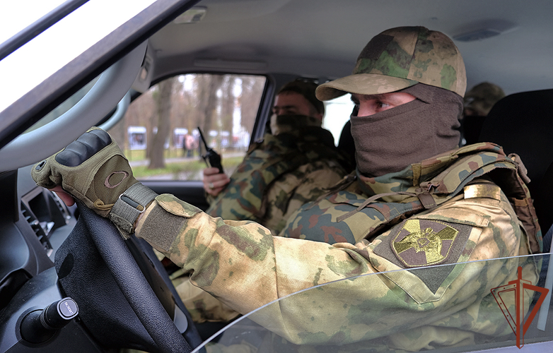 Росгвардия охраняет важные социальные объекты в Запорожской области