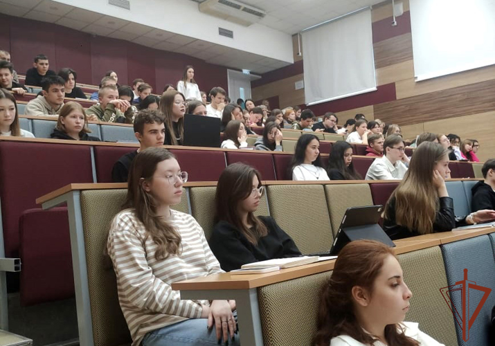 Росгвардия продолжает цикл патриотических мероприятий для детей на Урале