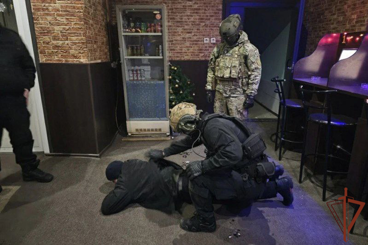 При поддержке спецназа Росгвардии ликвидирован игровой клуб в Новосибирской области