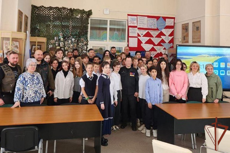 ОМОН «Авангард» и клуб «Ночные волки» провели урок мужества для московских школьников
