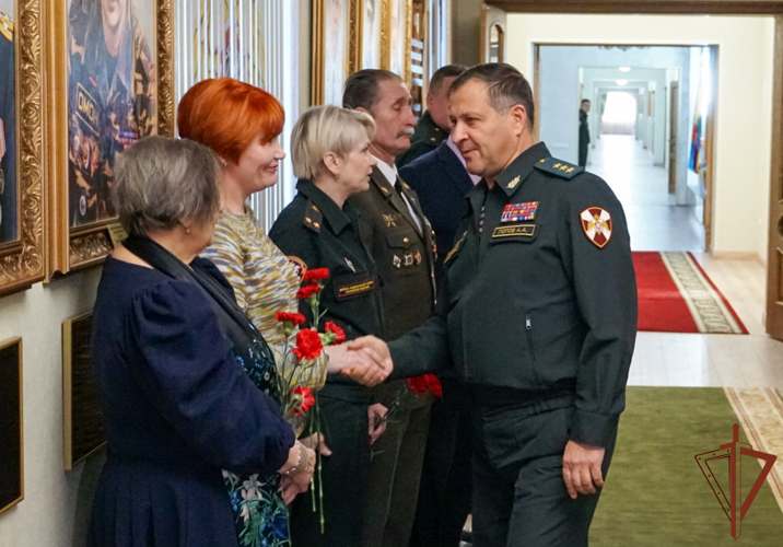 Командующий Центральным округом Росгвардии принял участие в памятном мероприятии ко Дню Героев Отечества