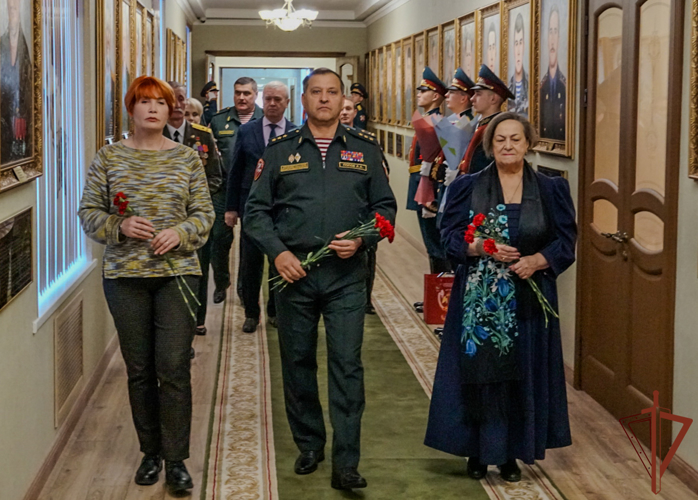 Командующий Центральным округом Росгвардии принял участие в памятном мероприятии ко Дню Героев Отечества