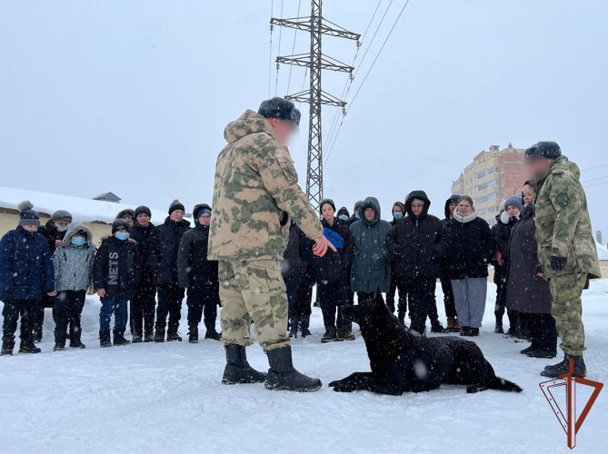  Приуроченные ко Дню Героев Отечества памятные мероприятия проходят в Центральном округе Росгвардии