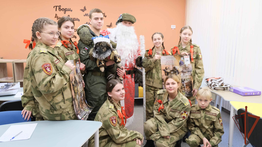 В Центральной России проходит акция Росгвардии «Дед Мороз специального назначения»