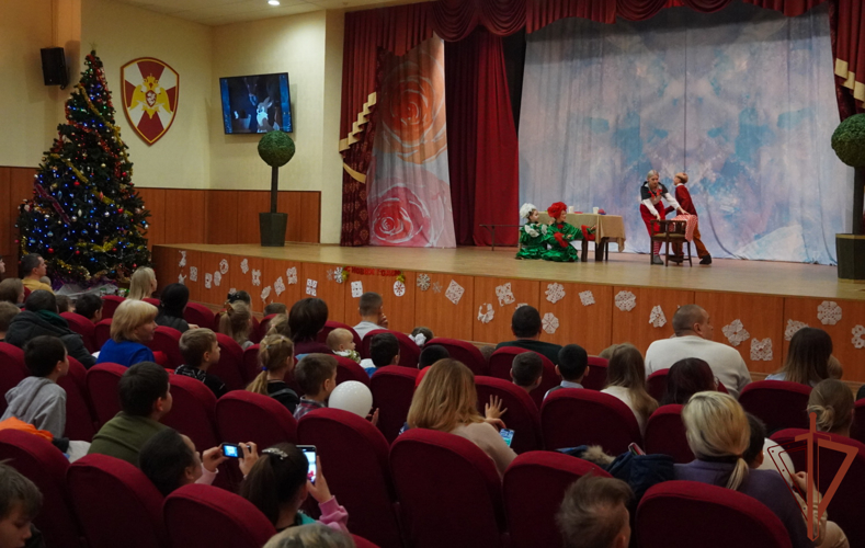 Новогодняя елка Центрального округа Росгвардии состоялась в Москве 