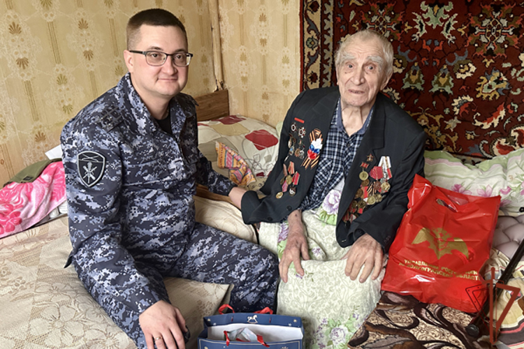 Военнослужащие Росгвардии из Волгограда присоединились к акции «С Новым годом, ветеран!» 