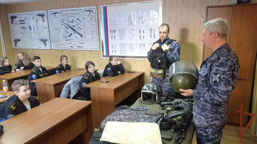 Росгвардия участвует в мероприятиях ко Дню Героев Отечества на Дальнем Востоке