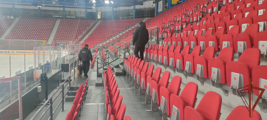 Сотрудники ОМОН «Титан» Росгвардии обеспечили безопасность хоккейного матча КХЛ  в Череповце