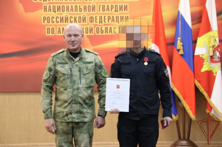  Росгвардейцам вручили государственные награды в Амурской области