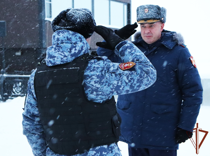 Ключи от новых служебных автомобилей вручили  росгвардейцам в Архангельске