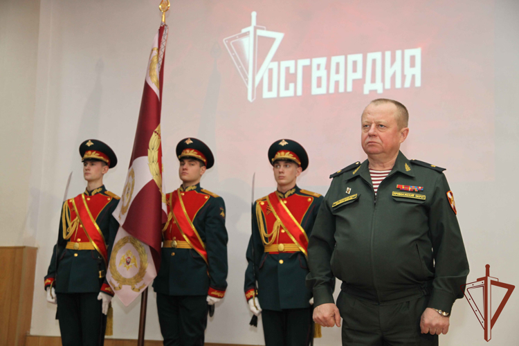 Воинской части Росгвардии в Казани вручили Боевое знамя 
