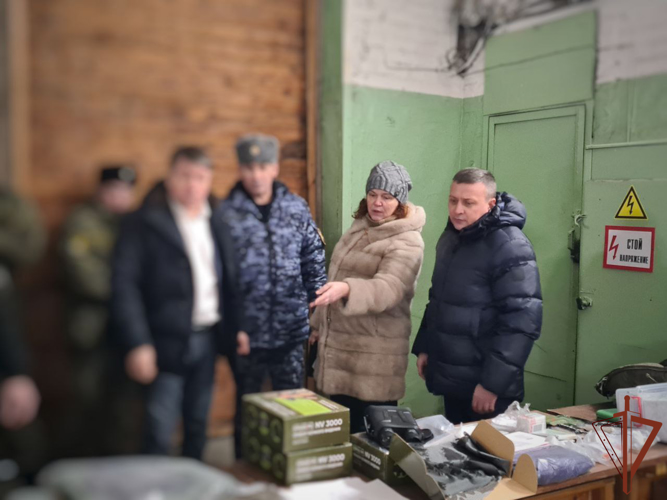 Правительство Мурманской области передало сотрудникам Росгвардии – участникам СВО дополнительную экипировку и снаряжение