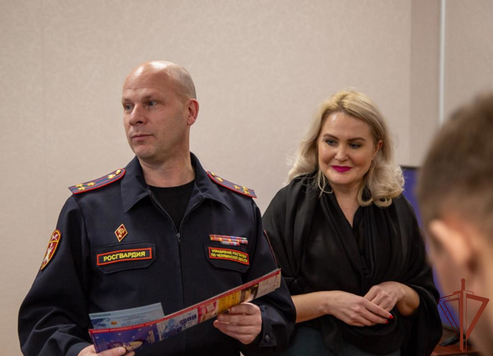 На Урале семьи росгвардейцев, воспитывающих особенных деток, поддержали представители благотворительного фонда «Бирюзовый»  