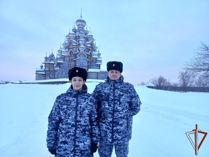 Охраняющие всемирно известный остров Кижи в Карелии росгвардейцы поздравляют с Новым годом (видео)